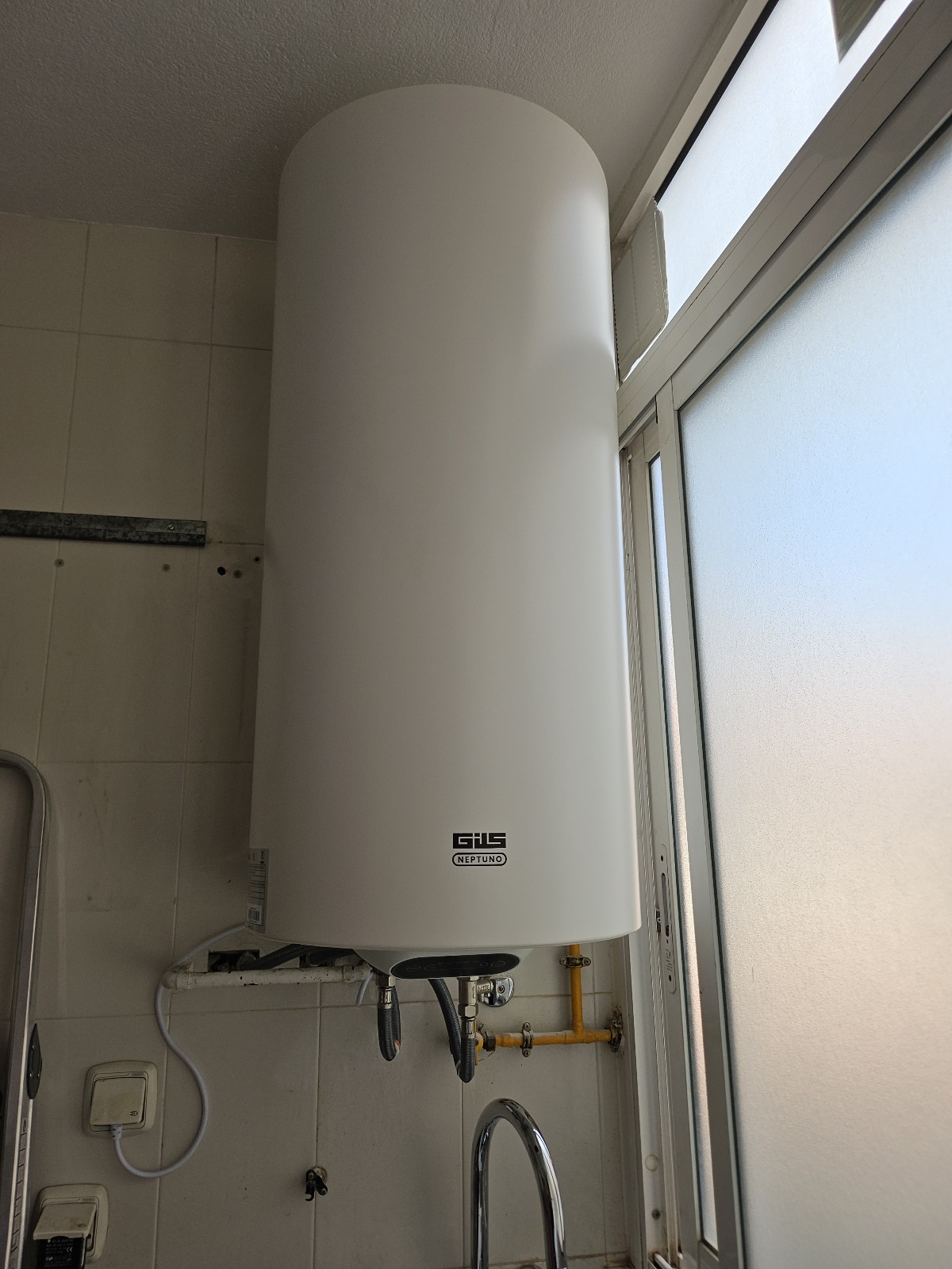 Instalación termo GILS Neptuno